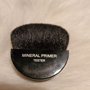 Laura Mercier Mineral Primer Brush